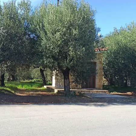 Sweet Little Nyaraló Leonídio